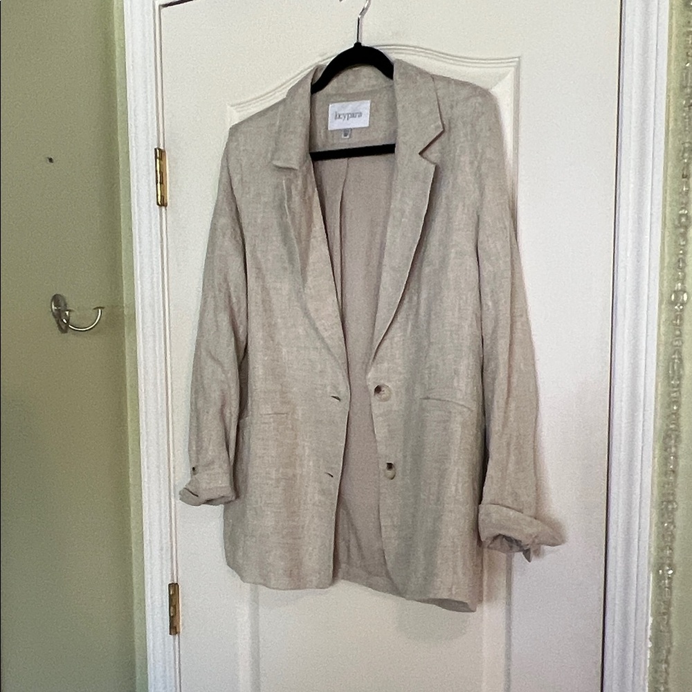 NWOTLucy Paris Beige Blazer